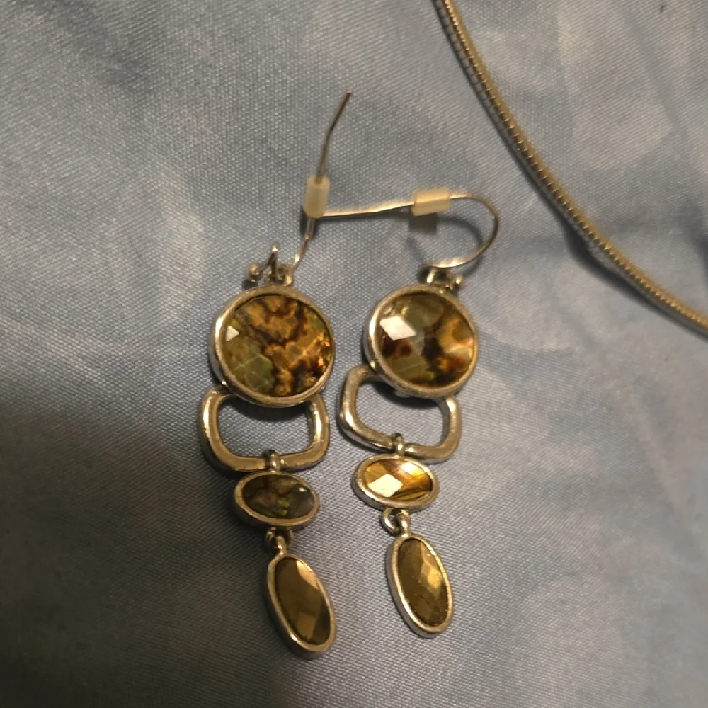 Silver Tone Green Gem Statement Necklace and Earring Set - Picture 4 of 4